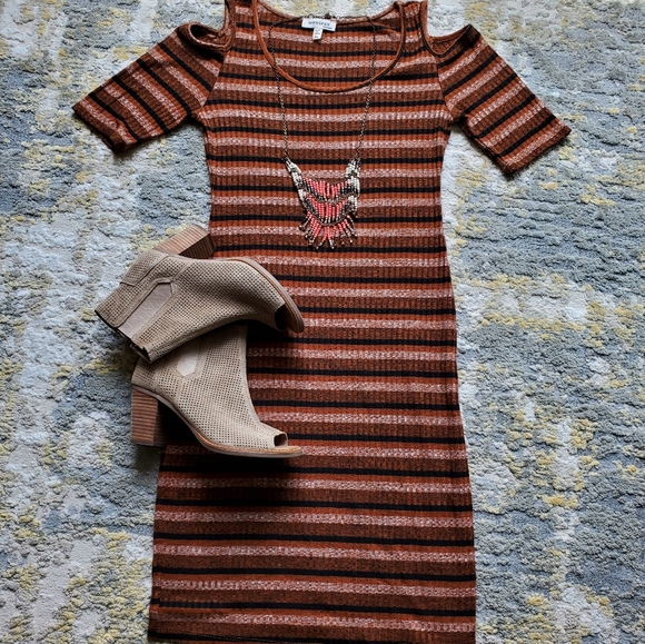 ⚘ Monteau BodyCon Striped Vintage Vibe Midi - Picture 2 of 10